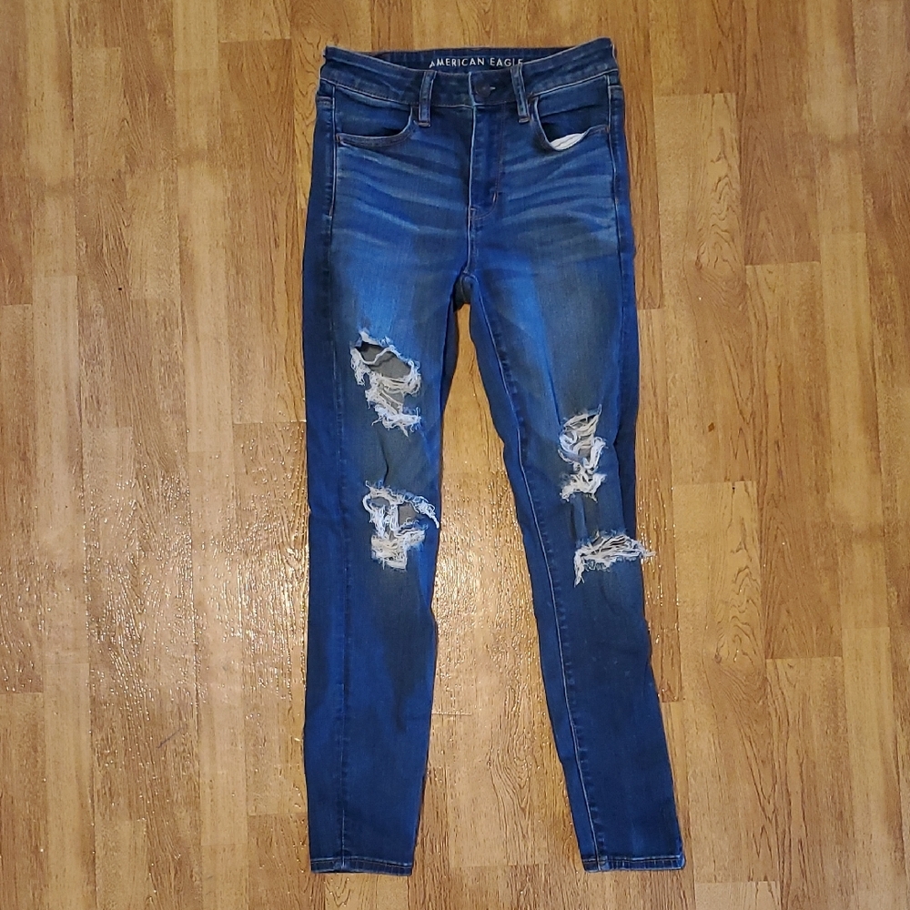 American Eagle Outfitters Women's Blue Distressed Jeans sz 6 Regular